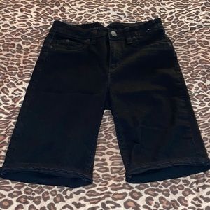 🌹 YMI Luxe Black Bermuda Shorts 🌹